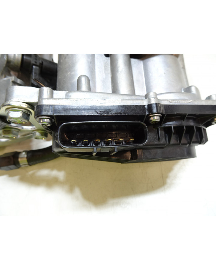 KTM 1290 Super Duke R, gasspjäll/insprut