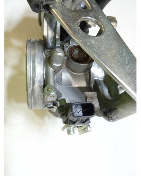 KTM 1290 Super Duke R, gasspjäll/insprut