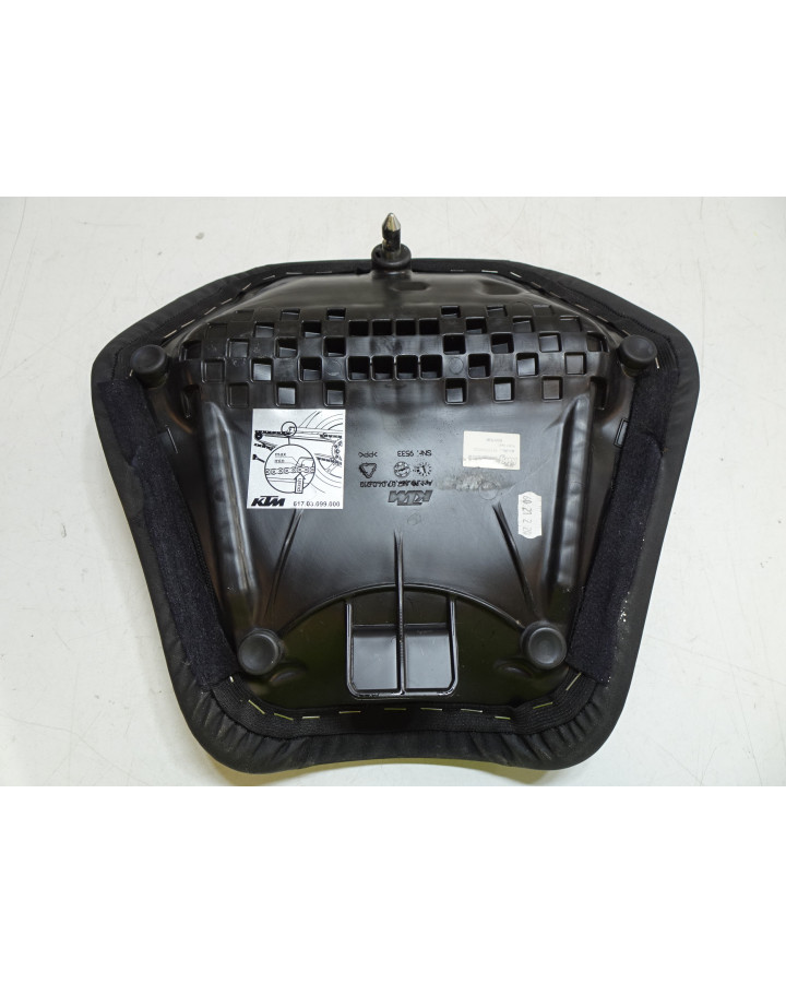 KTM 1290 Super Duke R, sadel