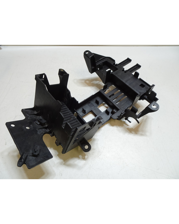 KTM 1290 Super Duke R, hållare batteri, säkringar