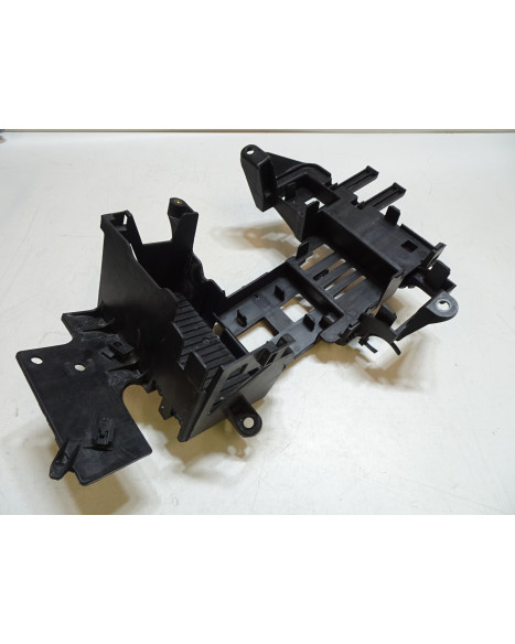 KTM 1290 Super Duke R, hållare batteri, säkringar