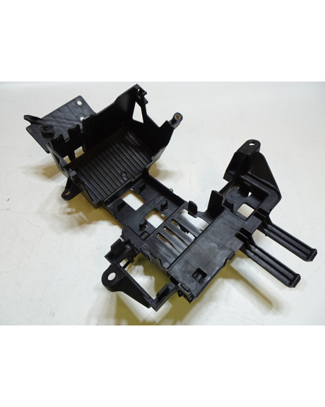 KTM 1290 Super Duke R, hållare batteri, säkringar