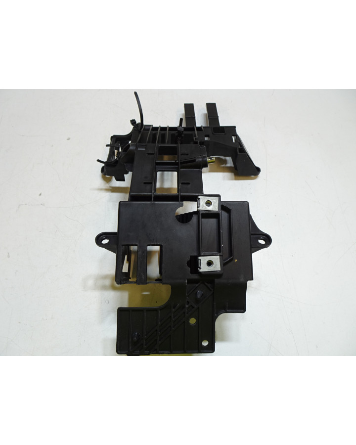 KTM 1290 Super Duke R, hållare batteri, säkringar