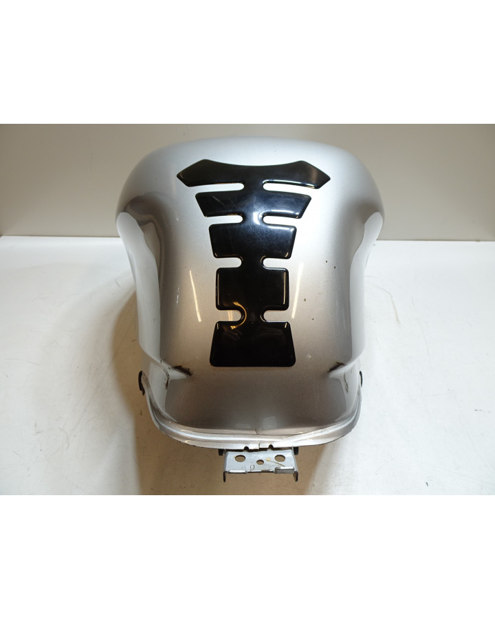 Honda VFR750, bränsletank