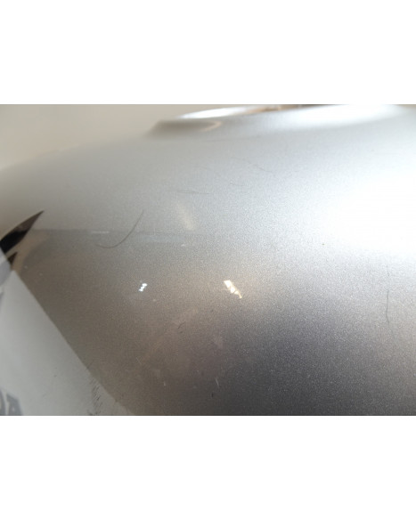 Honda VFR750, bränsletank