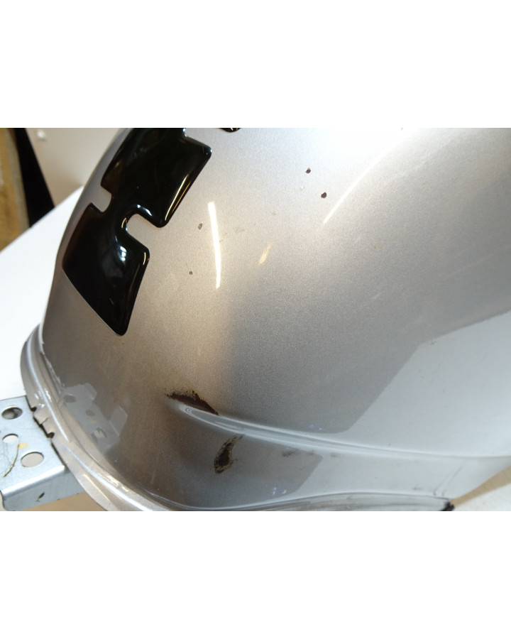 Honda VFR750, bränsletank