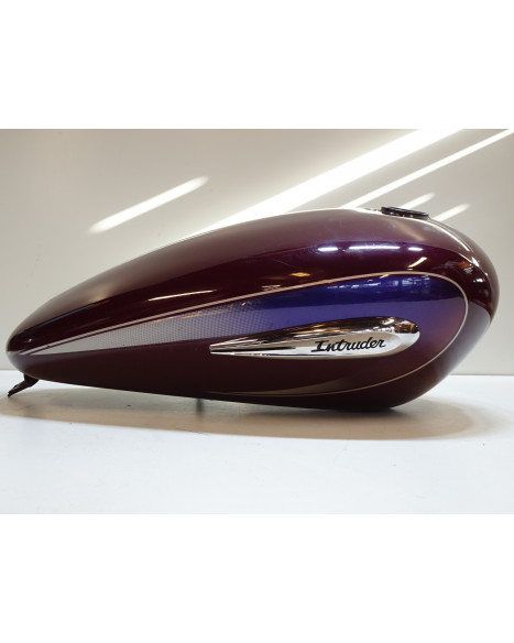 Suzuki VS 800 Intruder, bränsletank