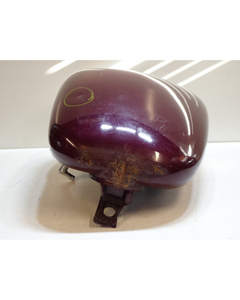 Suzuki VS 800 Intruder, bränsletank