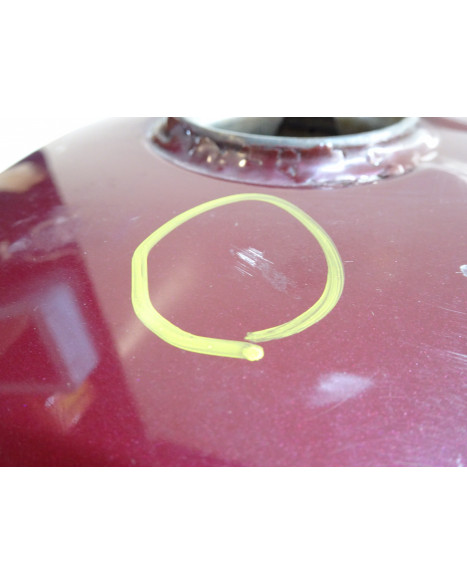 Suzuki VS 800 Intruder, bränsletank