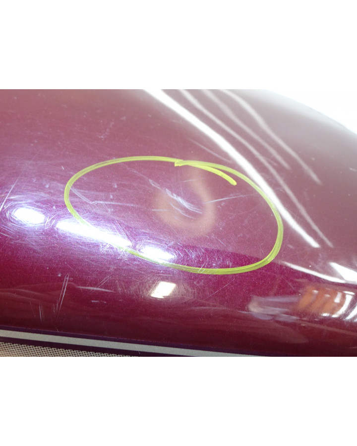 Suzuki VS 800 Intruder, bränsletank