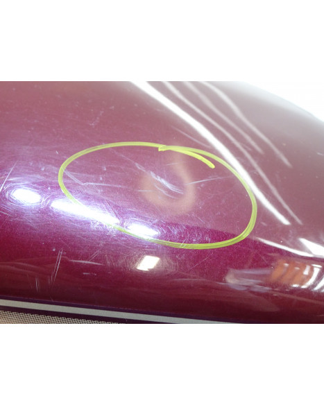 Suzuki VS 800 Intruder, bränsletank