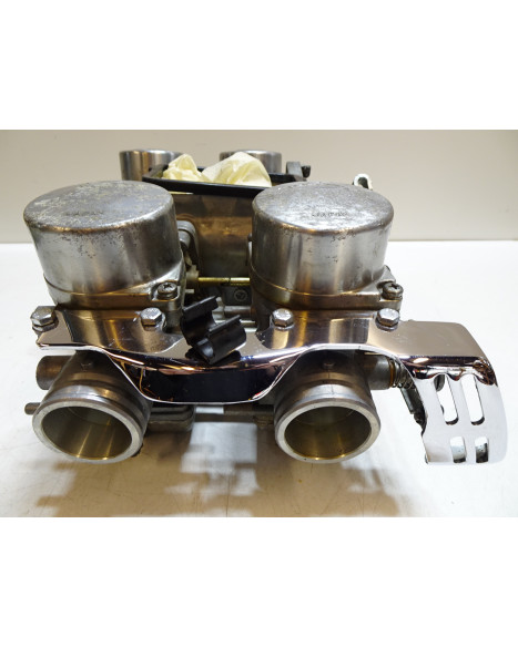 Honda GL1100 Gold Wing, förgasarbrygga