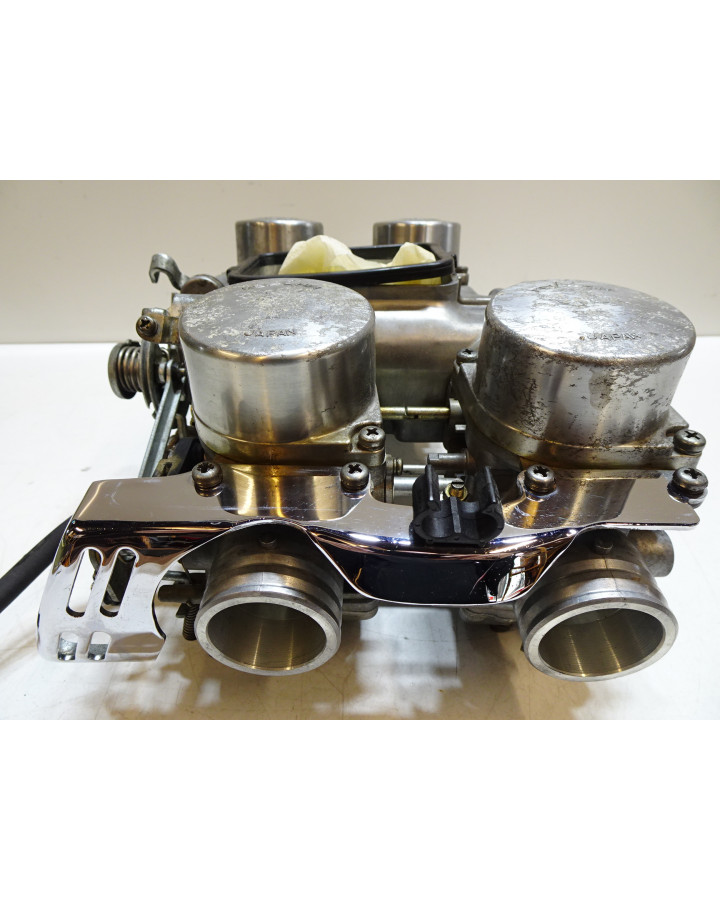 Honda GL1100 Gold Wing, förgasarbrygga