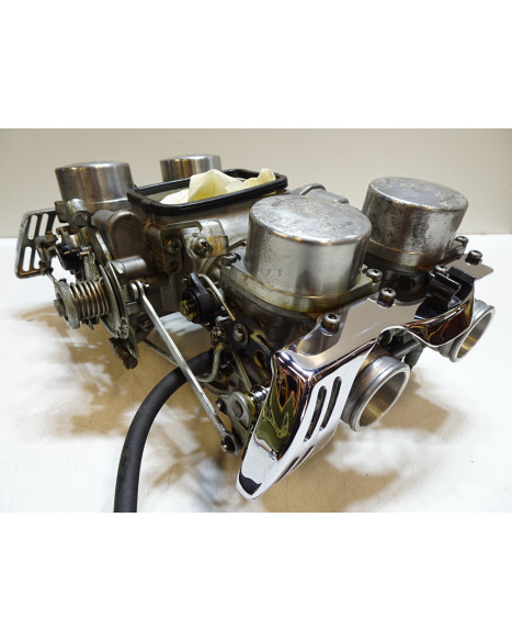 Honda GL1100 Gold Wing, förgasarbrygga