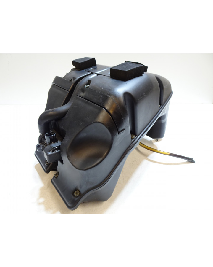 Kawasaki ER-6N, luftburk