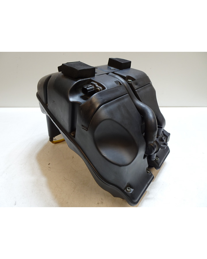 Kawasaki ER-6N, luftburk