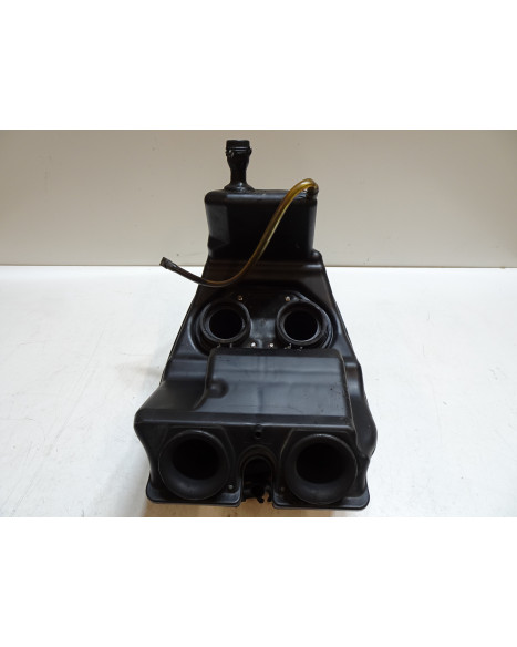 Kawasaki ER-6N, luftburk