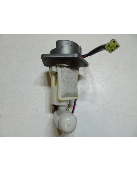 Kawasaki ER-6N, bränslepump