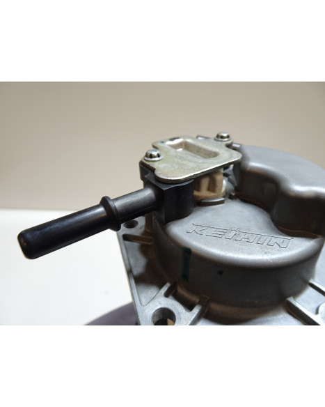 Kawasaki ER-6N, bränslepump