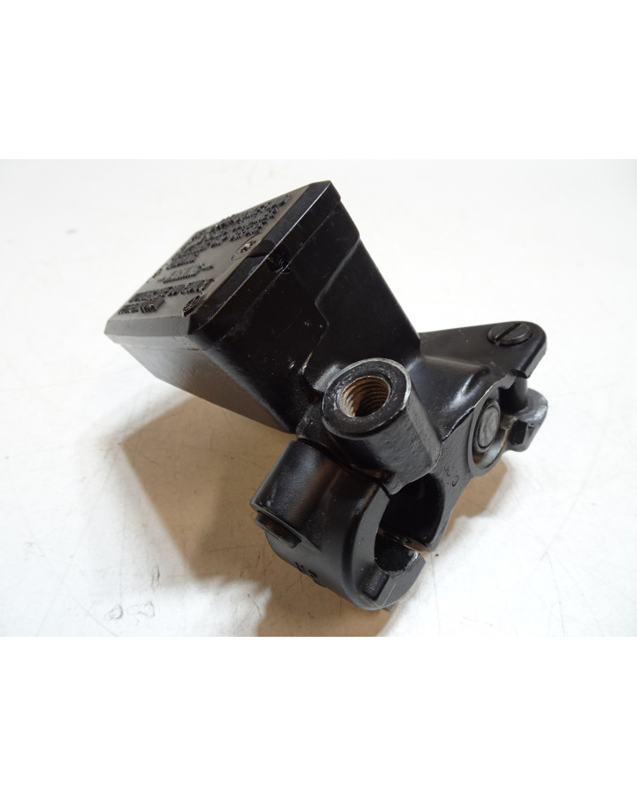 Kawasaki ER-6N, bromscylinder fram