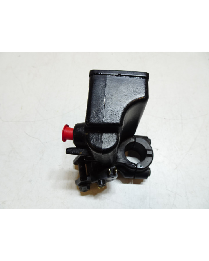 Kawasaki ER-6N, bromscylinder fram