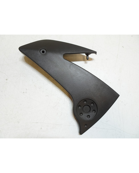 Kawasaki ER-6N, mittkåpa nedre vänster