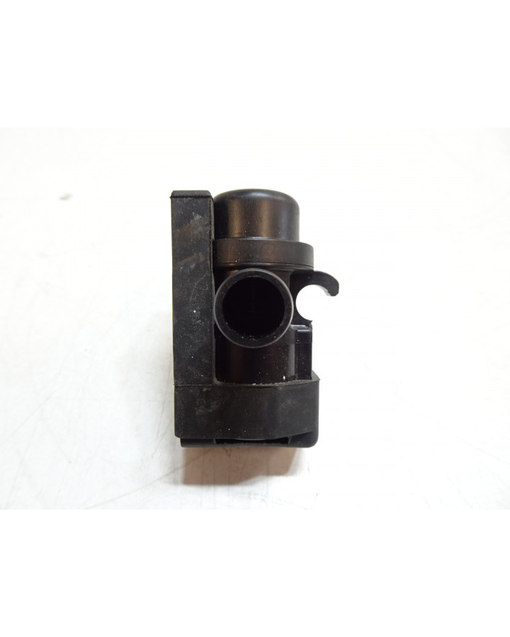 Kawasaki ER-6N, luftsolenoid