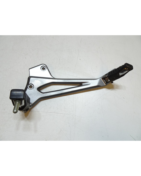 Kawasaki ER-5, fäste fotpinnar vänster