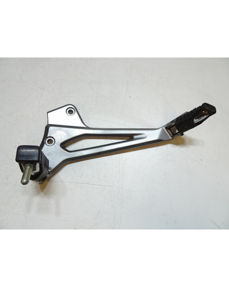 Kawasaki ER-5, fäste fotpinnar vänster