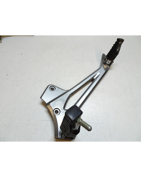 Kawasaki ER-5, fäste fotpinnar vänster 2