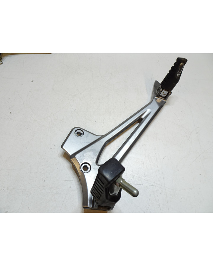 Kawasaki ER-5, fäste fotpinnar vänster