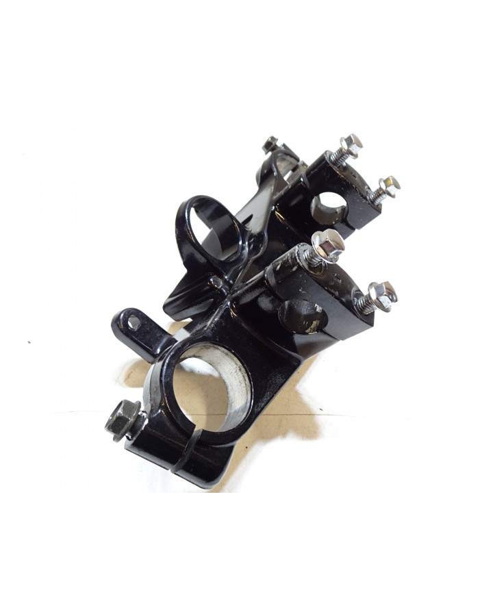 Kawasaki ER-5, övre styrkrona