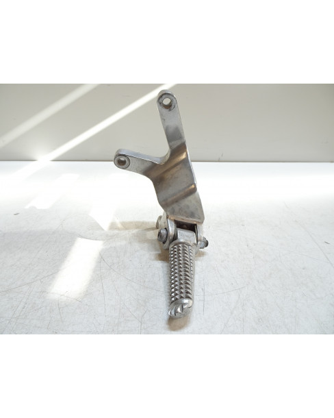 Yamaha YZF1000R Thunderace, passagerarfotpinne vänster...