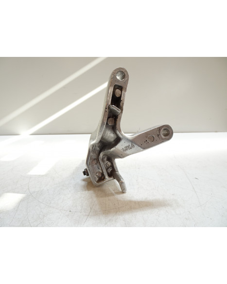 Yamaha YZF1000R Thunderace, passagerarfotpinne vänster komplett