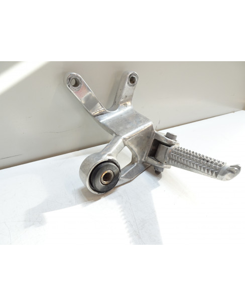 Yamaha YZF1000R Thunderace, passagerarfotpinne höger... 2