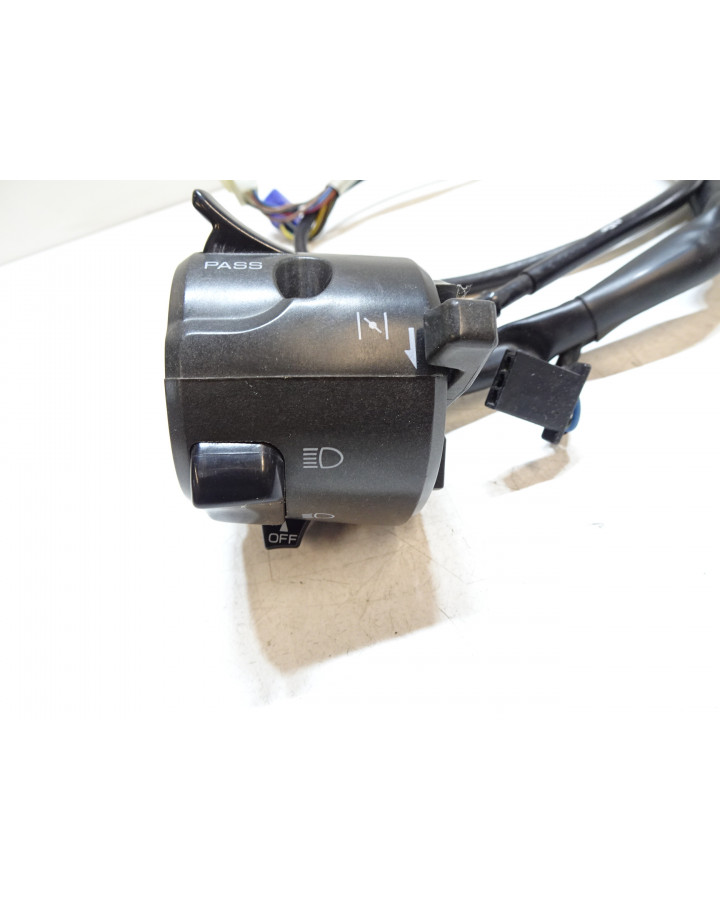 Yamaha YZF1000R Thunderace, omkopplare vänster