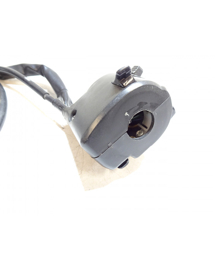 Yamaha YZF1000R Thunderace, omkopplare vänster