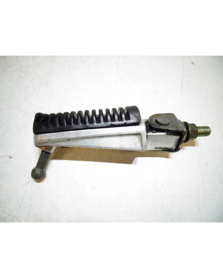 Yamaha YZF1000R Thunderace, fotpinne höger