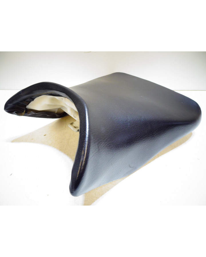 Yamaha YZF1000R Thunderace, sadel