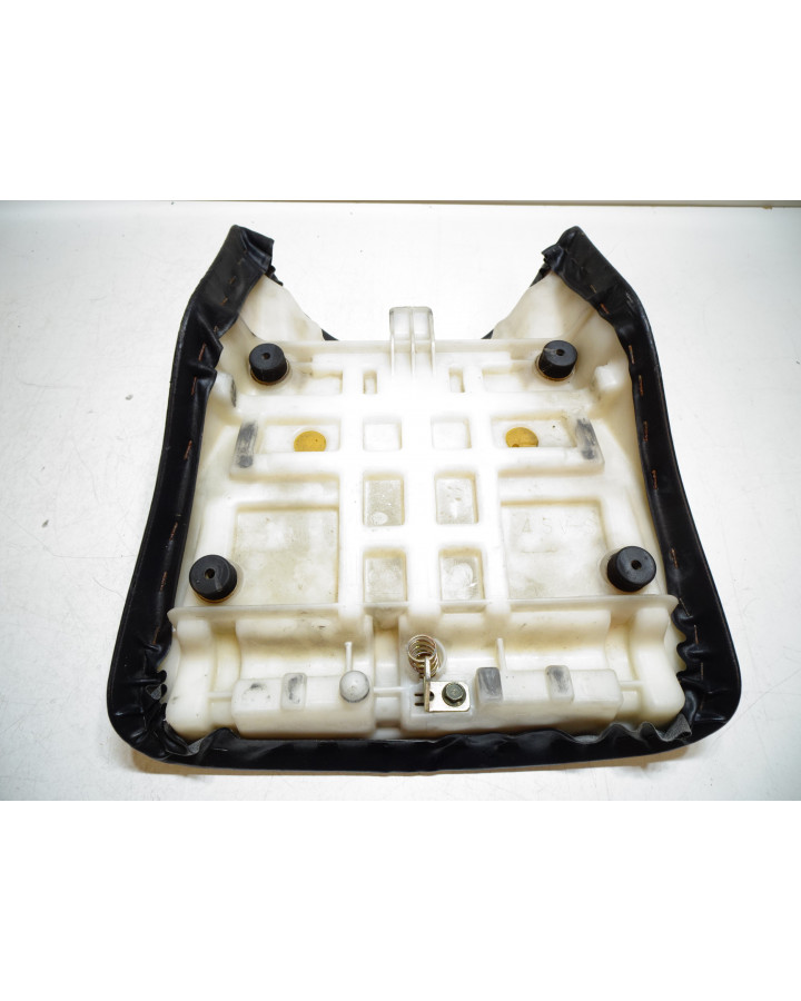 Yamaha YZF1000R Thunderace, sadel