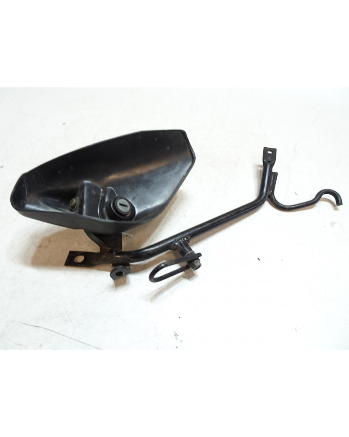 Yamaha YZF1000R Thunderace, saddellåskåpa