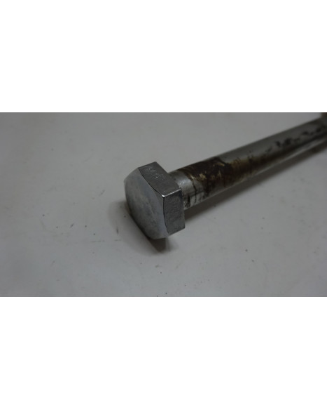 KSR Moto TR 50 SM, hjulaxel bak