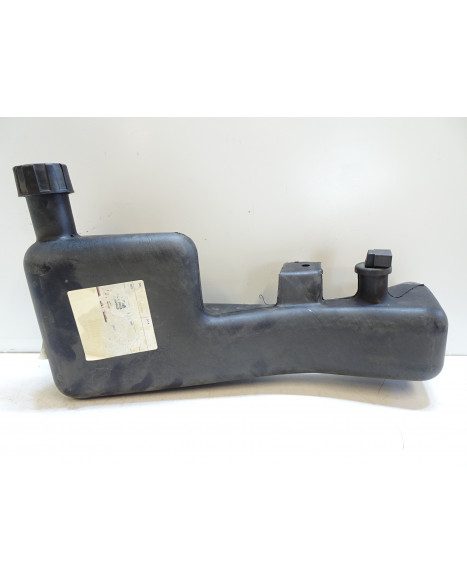 Piaggio Ape, oljetank