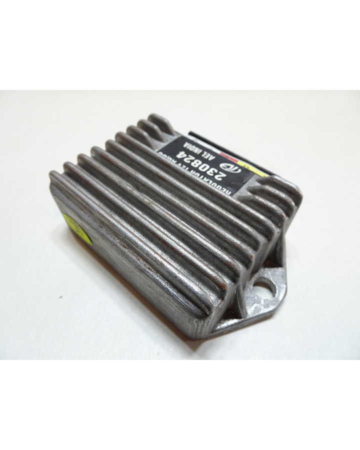 Piaggio Ape, voltregulator