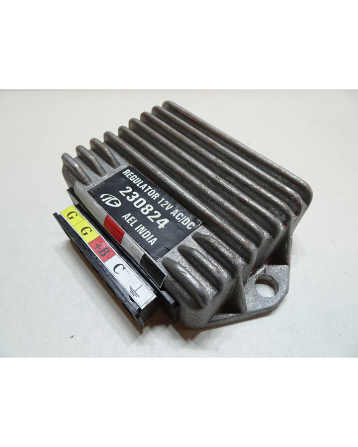 Piaggio Ape, voltregulator