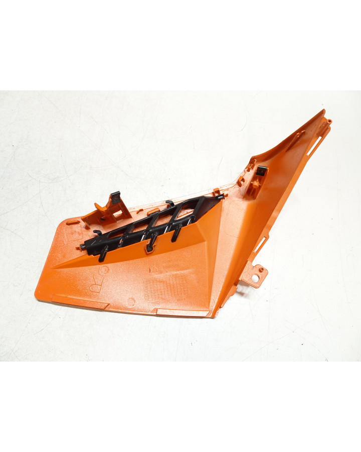 Peugeot Speedfight 3, nedre sidokåpa fram höger