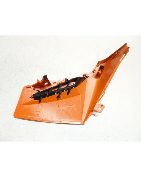 Peugeot Speedfight 3, nedre sidokåpa fram höger