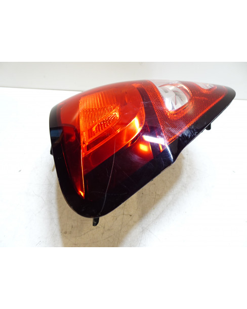 Bellier B8, baklykta vänster 2