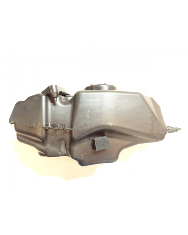 Yamaha YZF-R125, bränsletank