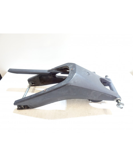 Yamaha YZF-R125, sving